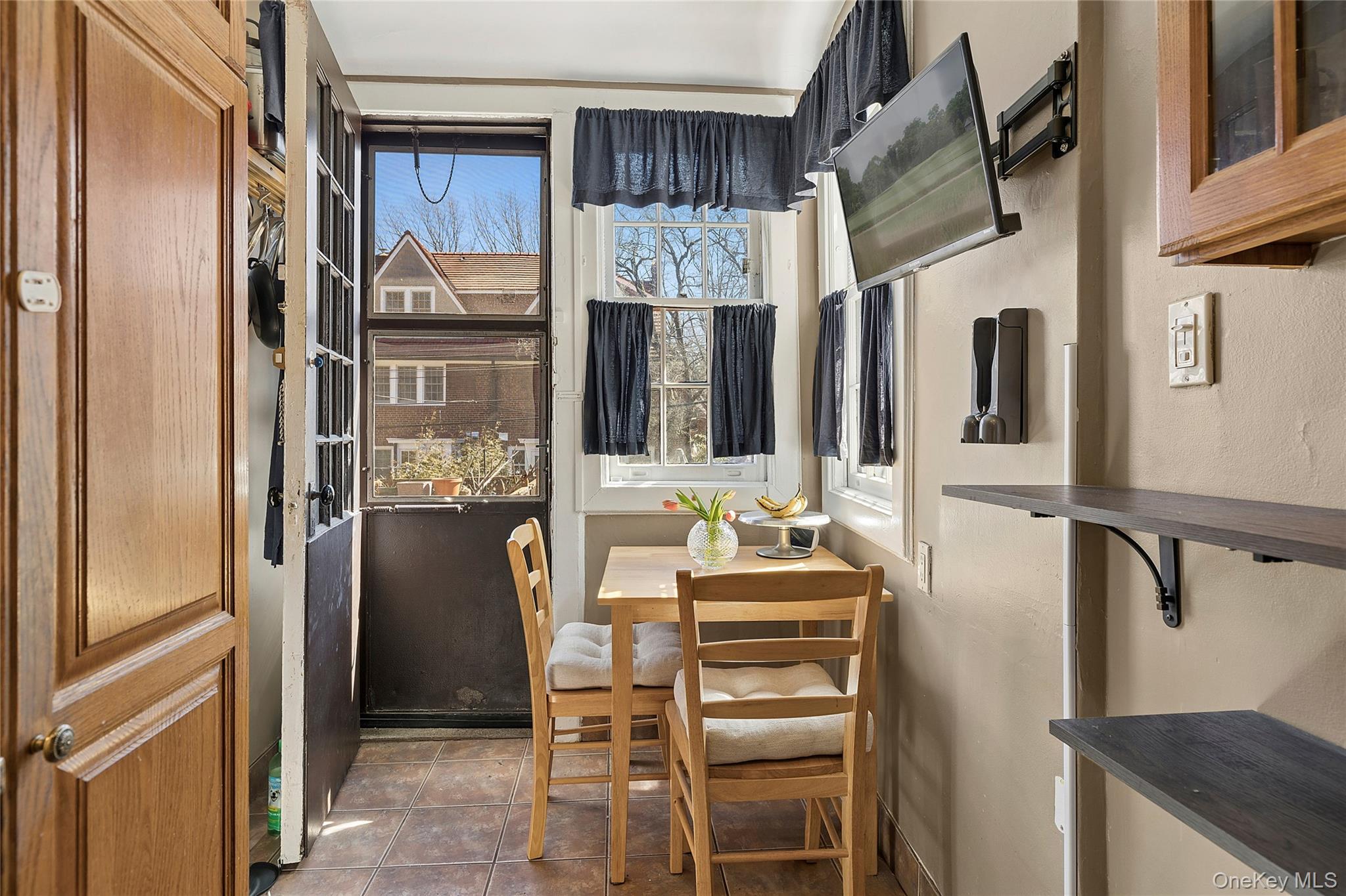 #6 photo, 46 Slocum Crescent, كوينز Forest Hills , NY 11375