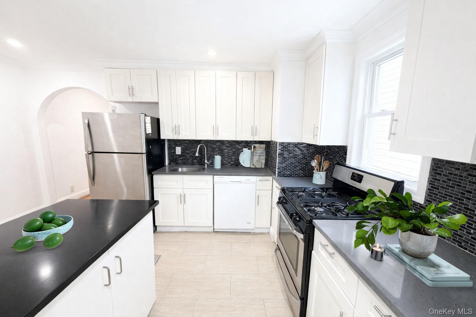 #4 photo, 967 E 94th Street, Бруклин ‖ Brooklyn , NY 11236