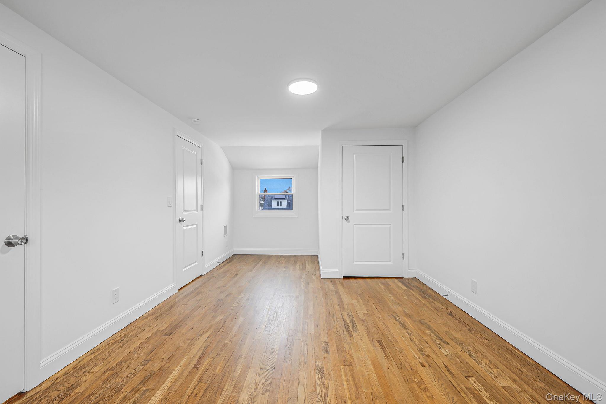 #11 photo, 18 Oakdale Place, Massapequa Park , NY 11762