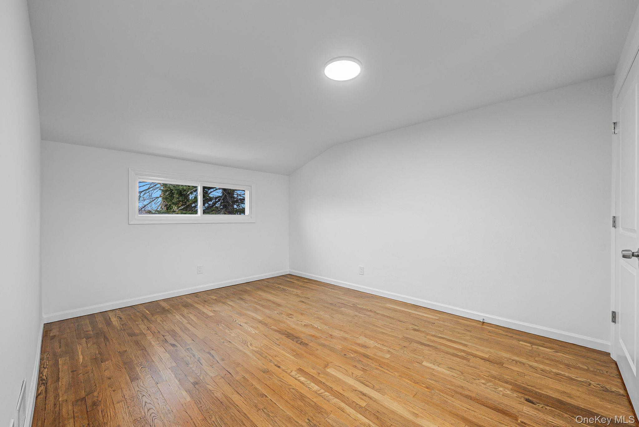 #14 photo, 18 Oakdale Place, Massapequa Park , NY 11762