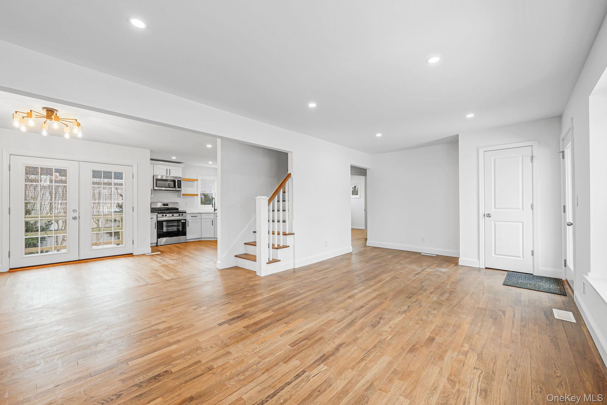 #16 photo, 18 Oakdale Place, Massapequa Park , NY 11762