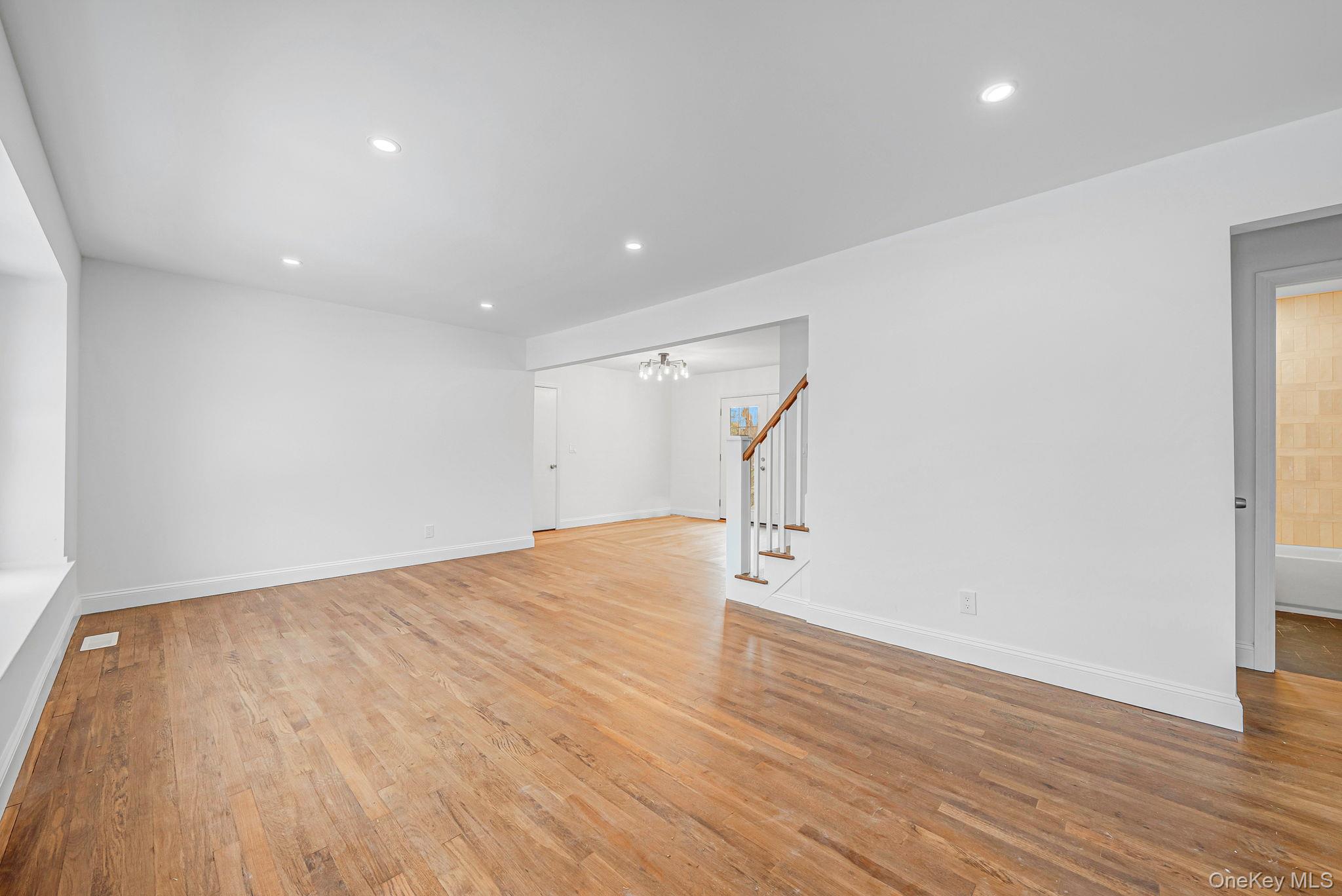 #18 photo, 18 Oakdale Place, Massapequa Park , NY 11762