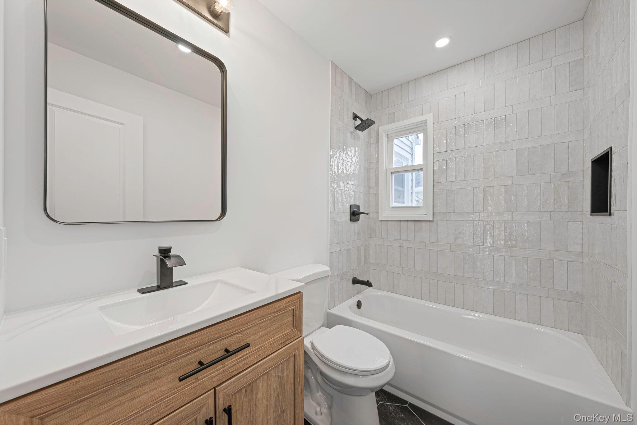 #19 photo, 18 Oakdale Place, Massapequa Park , NY 11762