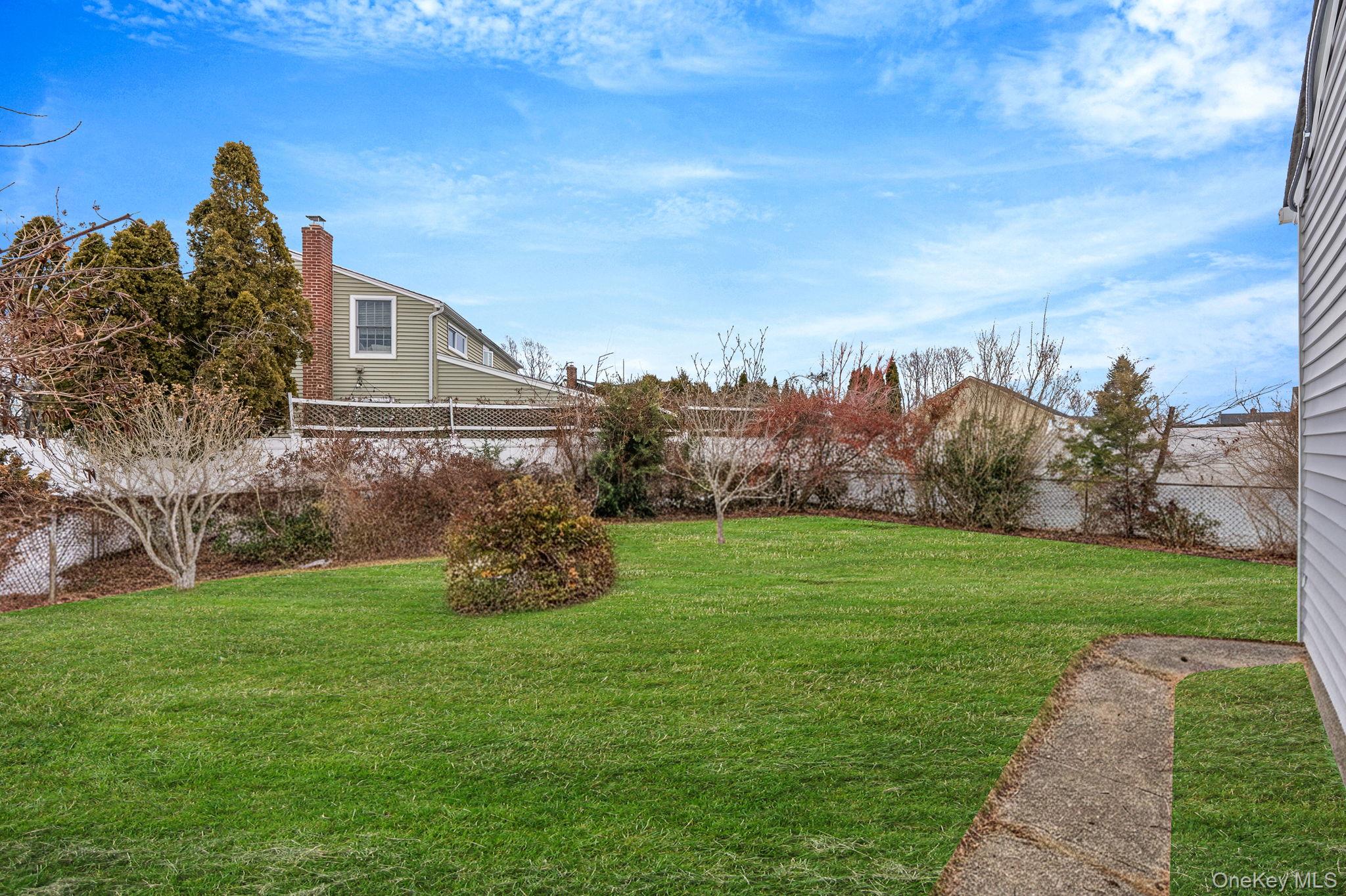 #5 photo, 18 Oakdale Place, Massapequa Park , NY 11762