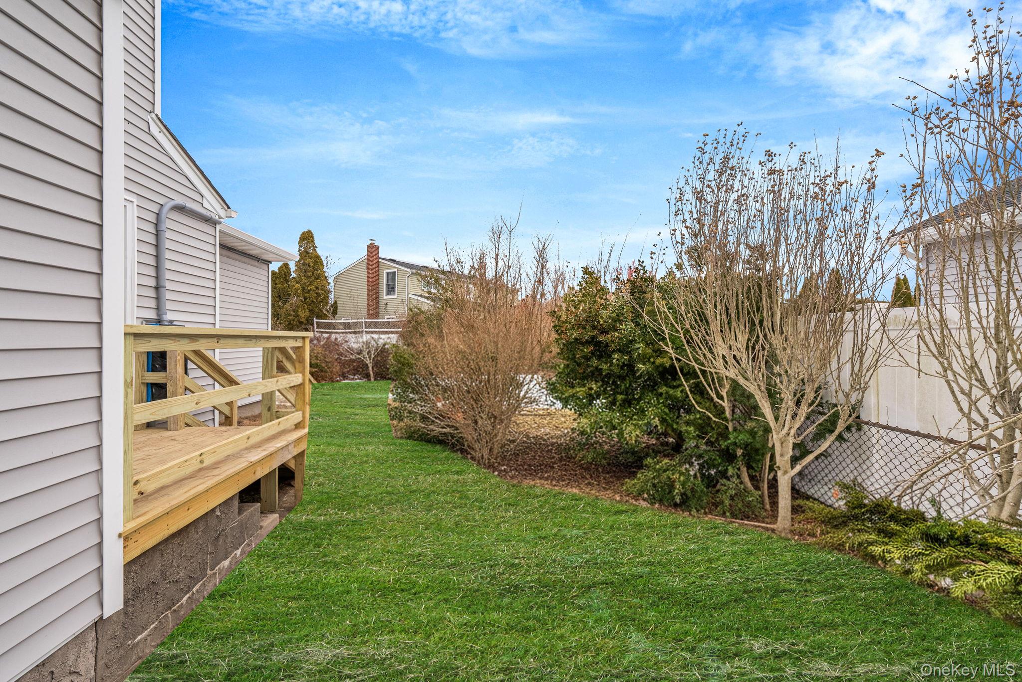 #7 photo, 18 Oakdale Place, Massapequa Park , NY 11762