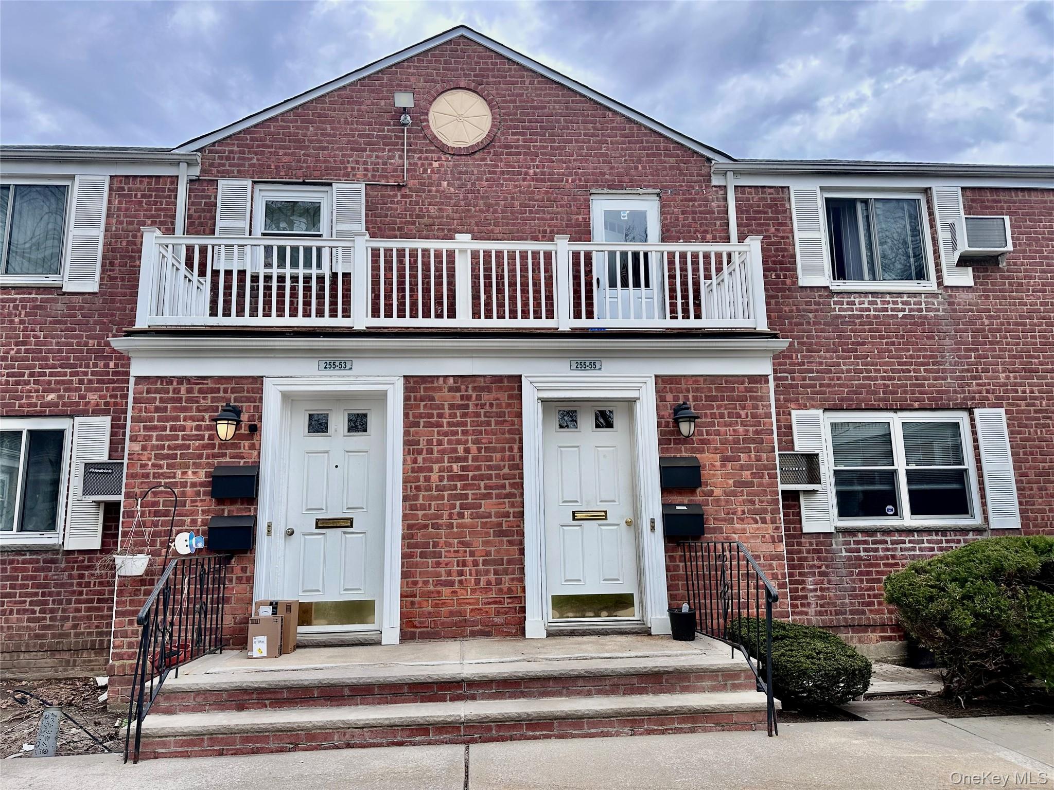 #1 photo, 25555 75th Avenue, Glen Oaks , NY 11004