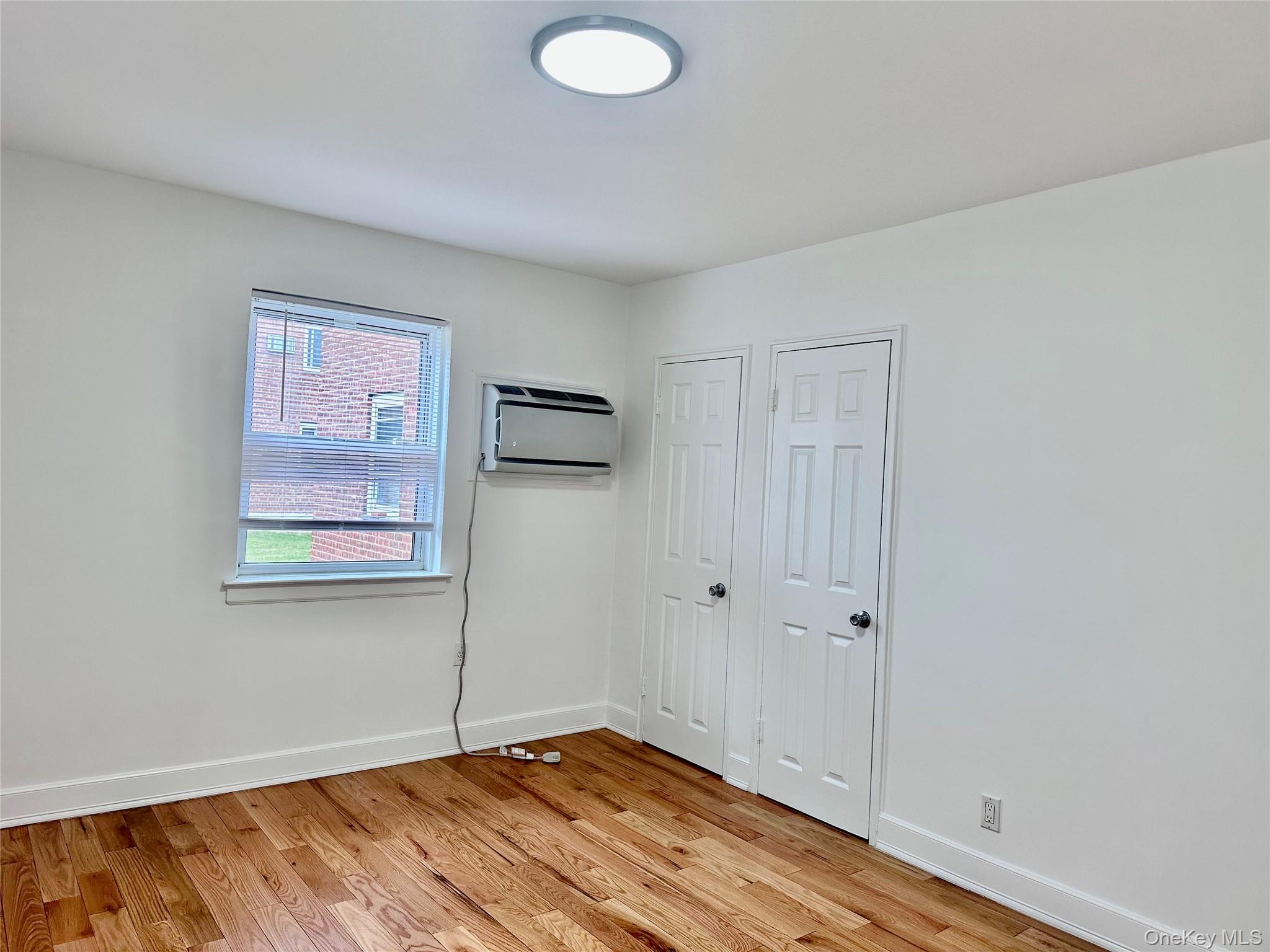 #13 photo, 25555 75th Avenue, Glen Oaks , NY 11004