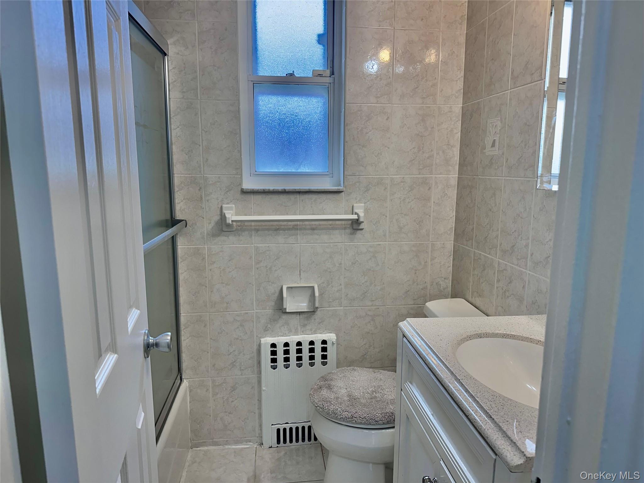 #15 photo, 25555 75th Avenue, Glen Oaks , NY 11004