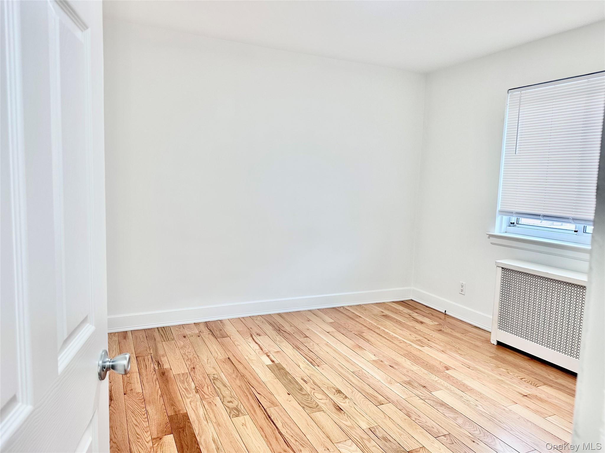 #16 photo, 25555 75th Avenue, Glen Oaks , NY 11004