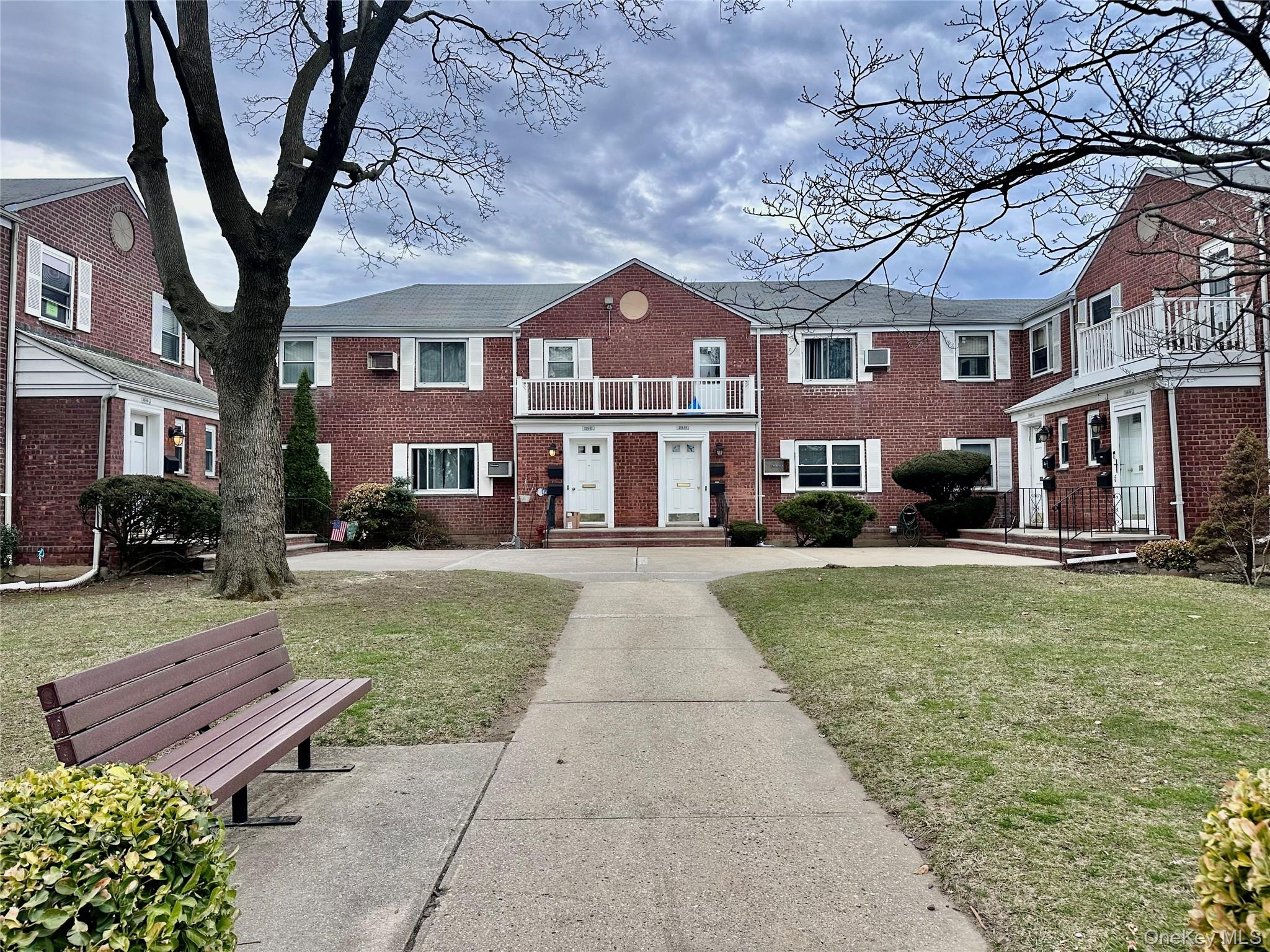 #2 photo, 25555 75th Avenue, Glen Oaks , NY 11004