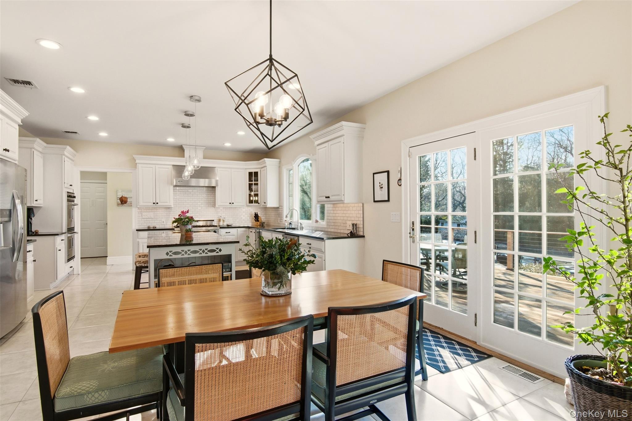 #20 photo, 4 Daniel Way, سوفولك Setauket , NY 11733