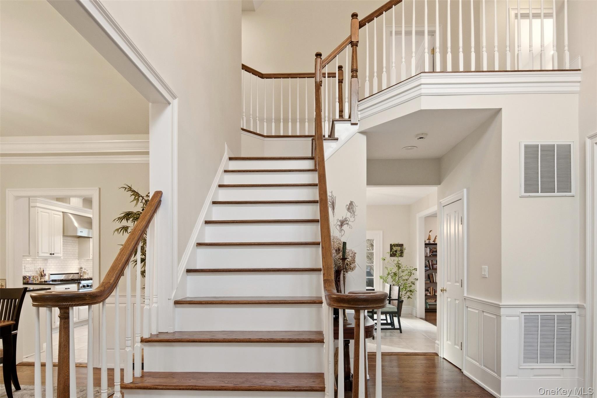 #4 photo, 4 Daniel Way, سوفولك Setauket , NY 11733