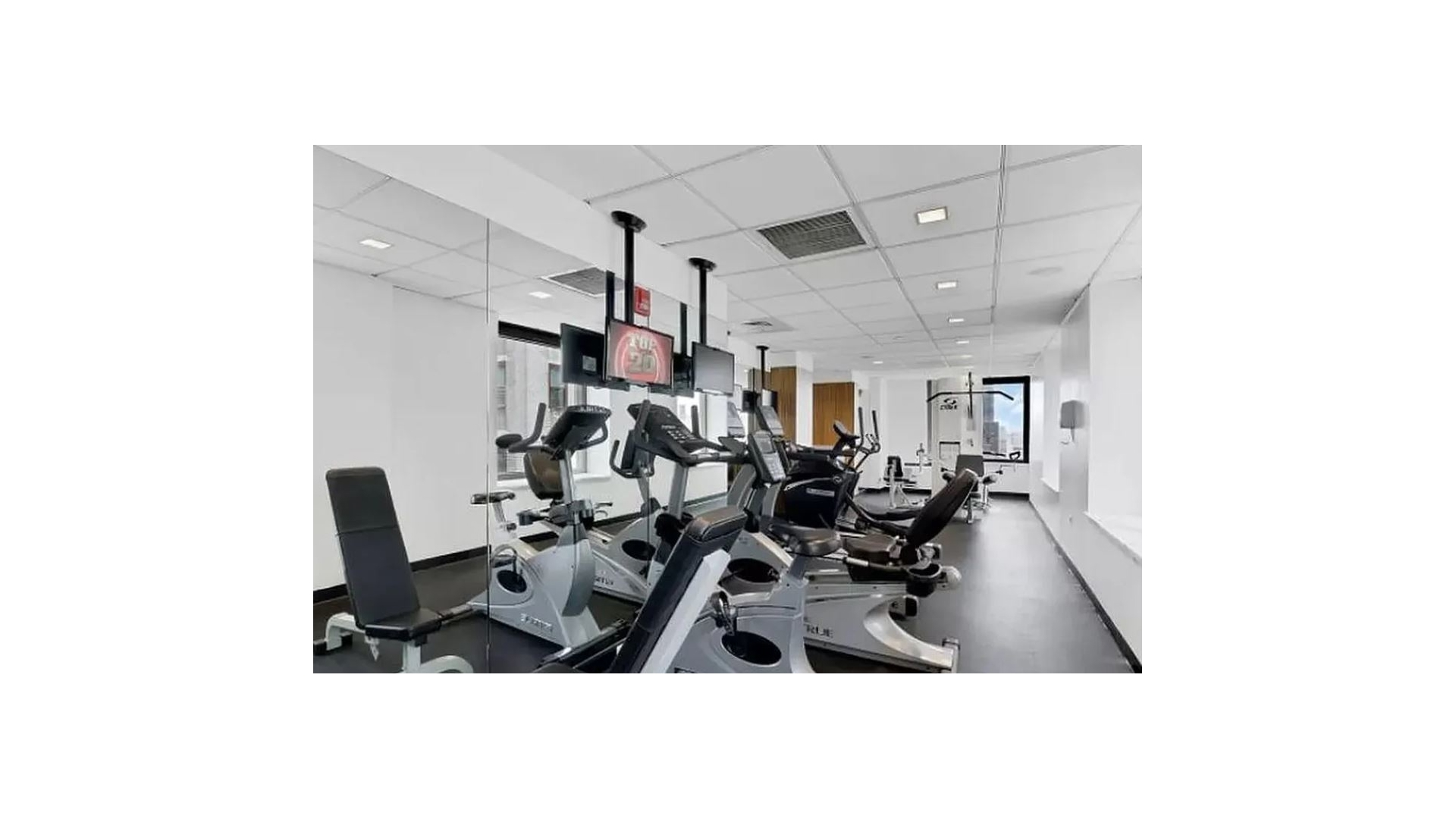 #8 photo, 100 W 39TH Street, 맨해튼 Midtown , NY 10018