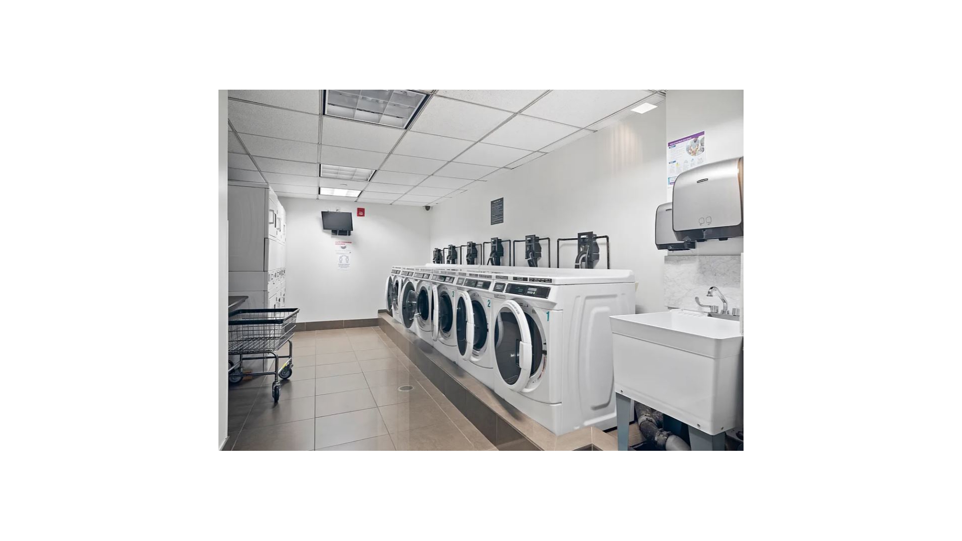 #9 photo, 100 W 39TH Street, 맨해튼 Midtown , NY 10018