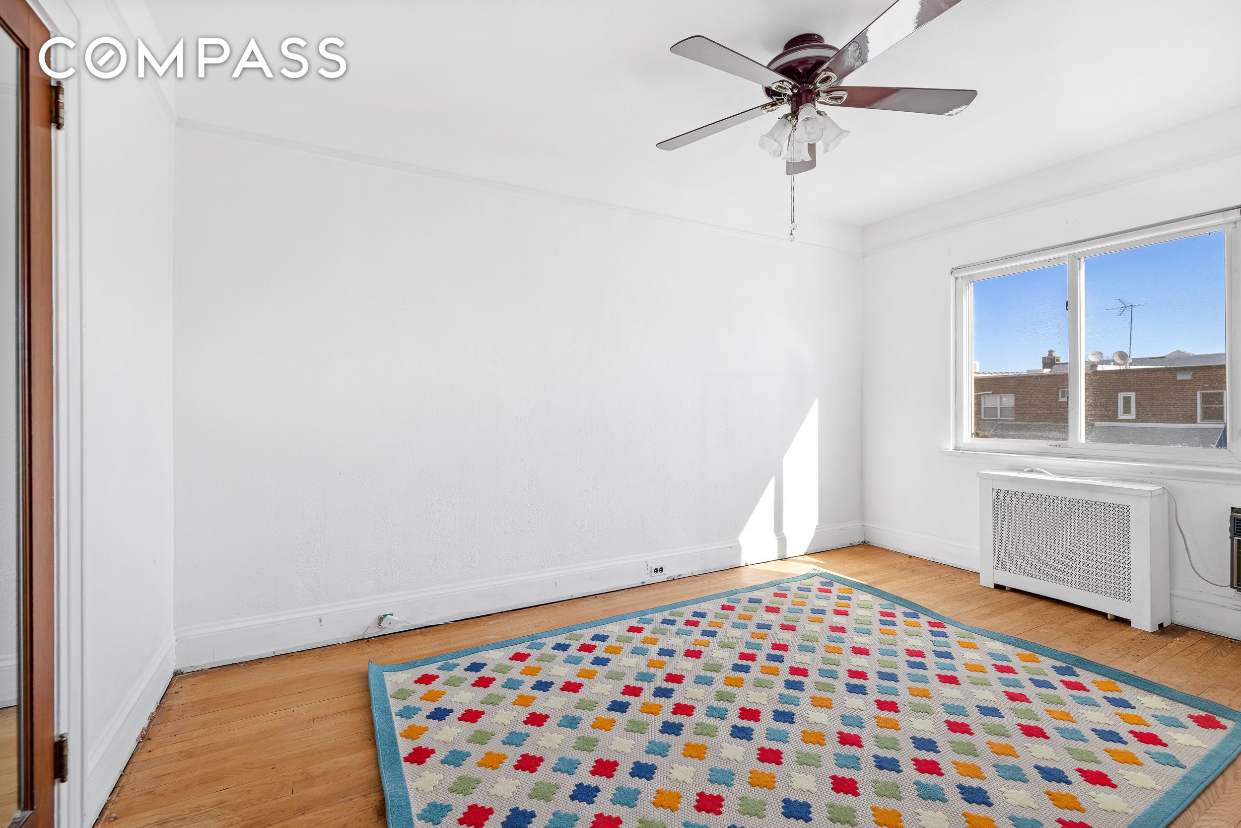 #14 photo, 77-09 82nd Street, Куинс ‖ Glendale , NY 11385