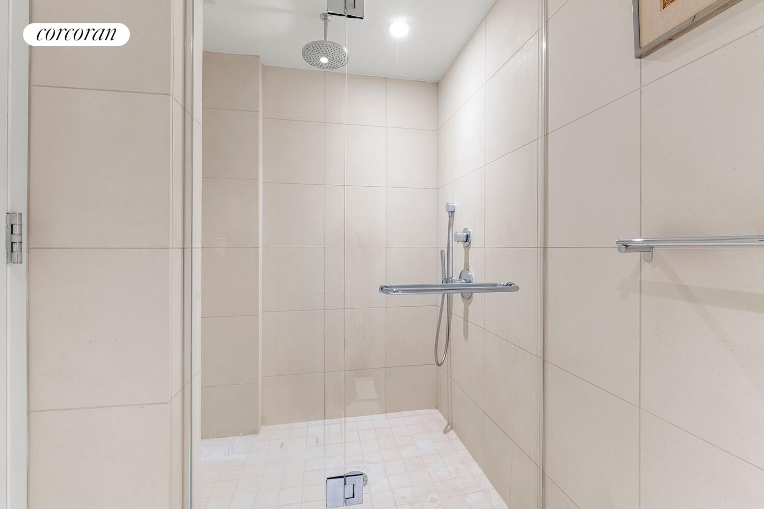 #7 photo, 340 E 23RD Street, Манхэттен ‖ Gramercy Park , NY 10010