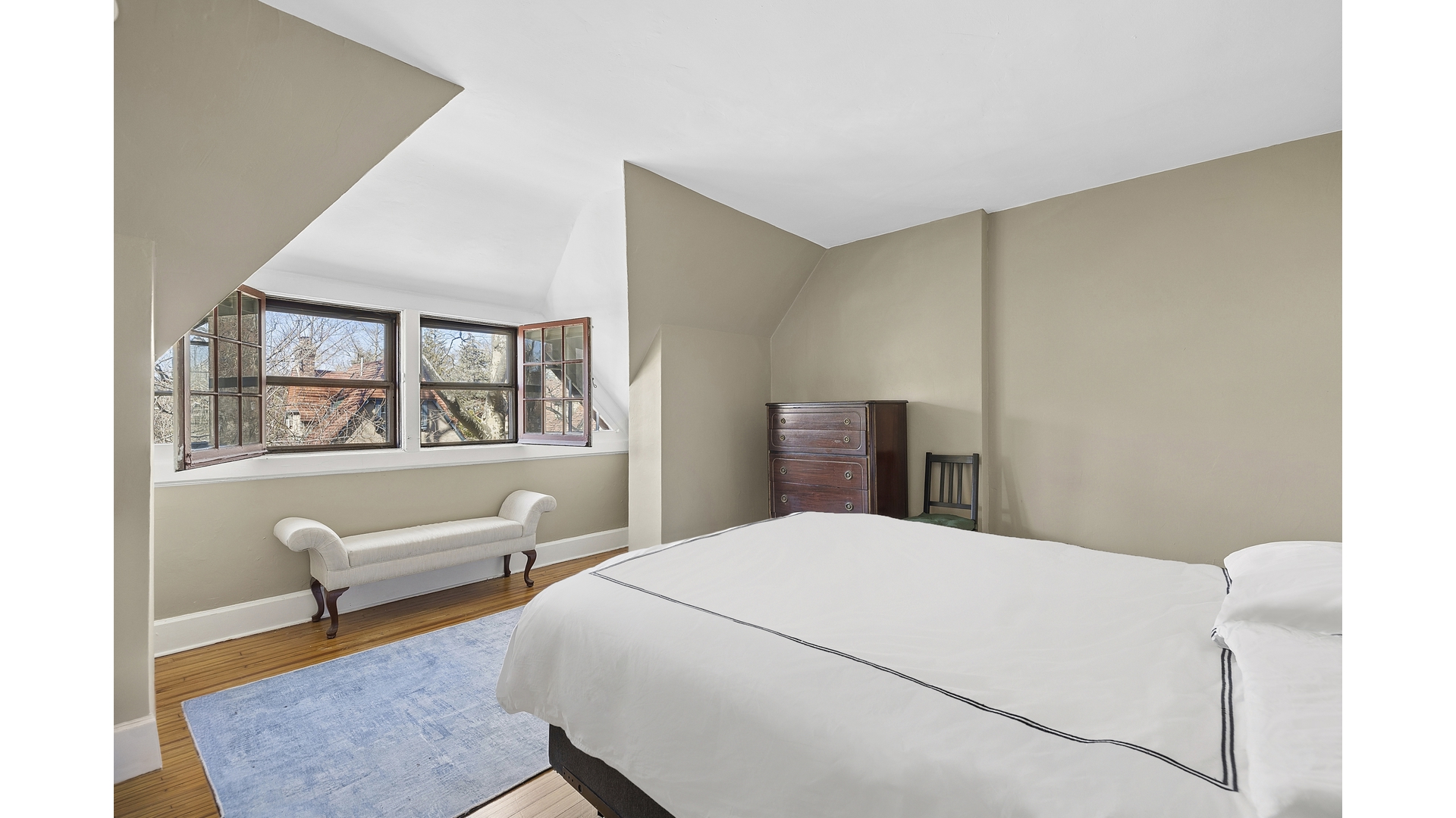 #12 photo, 46 SLOCUM Crescent, Куинс ‖ Forest Hills , NY 11375