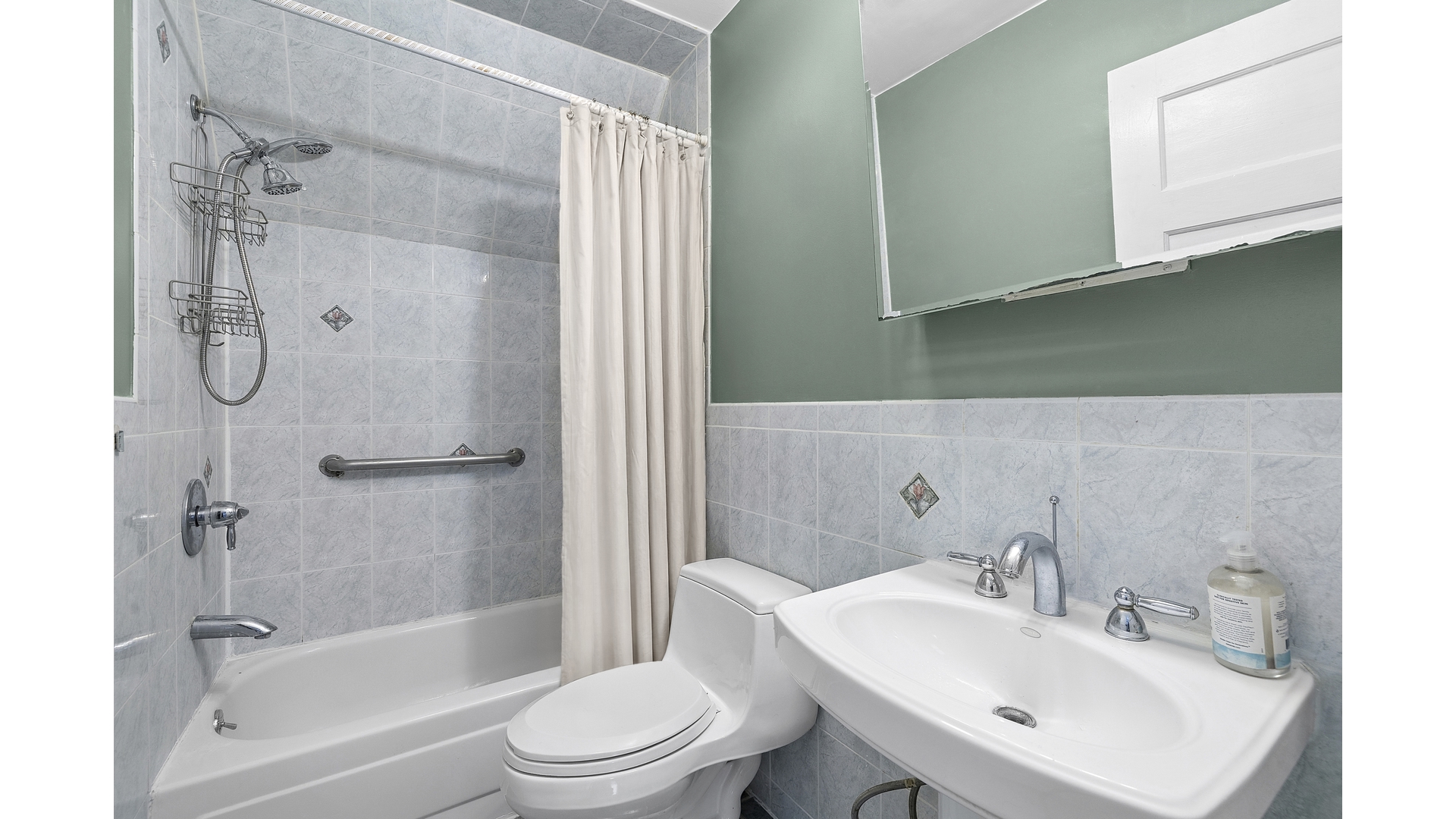 #13 photo, 46 SLOCUM Crescent, Куинс ‖ Forest Hills , NY 11375