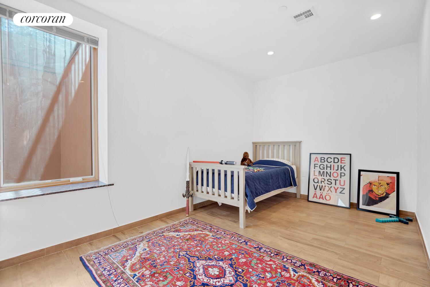 #4 photo, 218 FROST Street, Бруклин ‖ Williamsburg , NY 11211