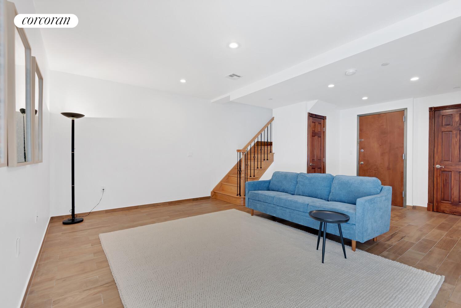 #7 photo, 218 FROST Street, Бруклин ‖ Williamsburg , NY 11211