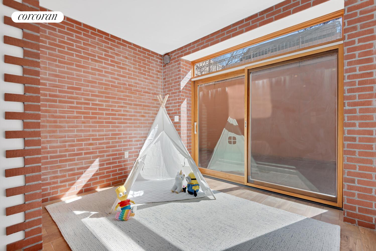 #8 photo, 218 FROST Street, Бруклин ‖ Williamsburg , NY 11211