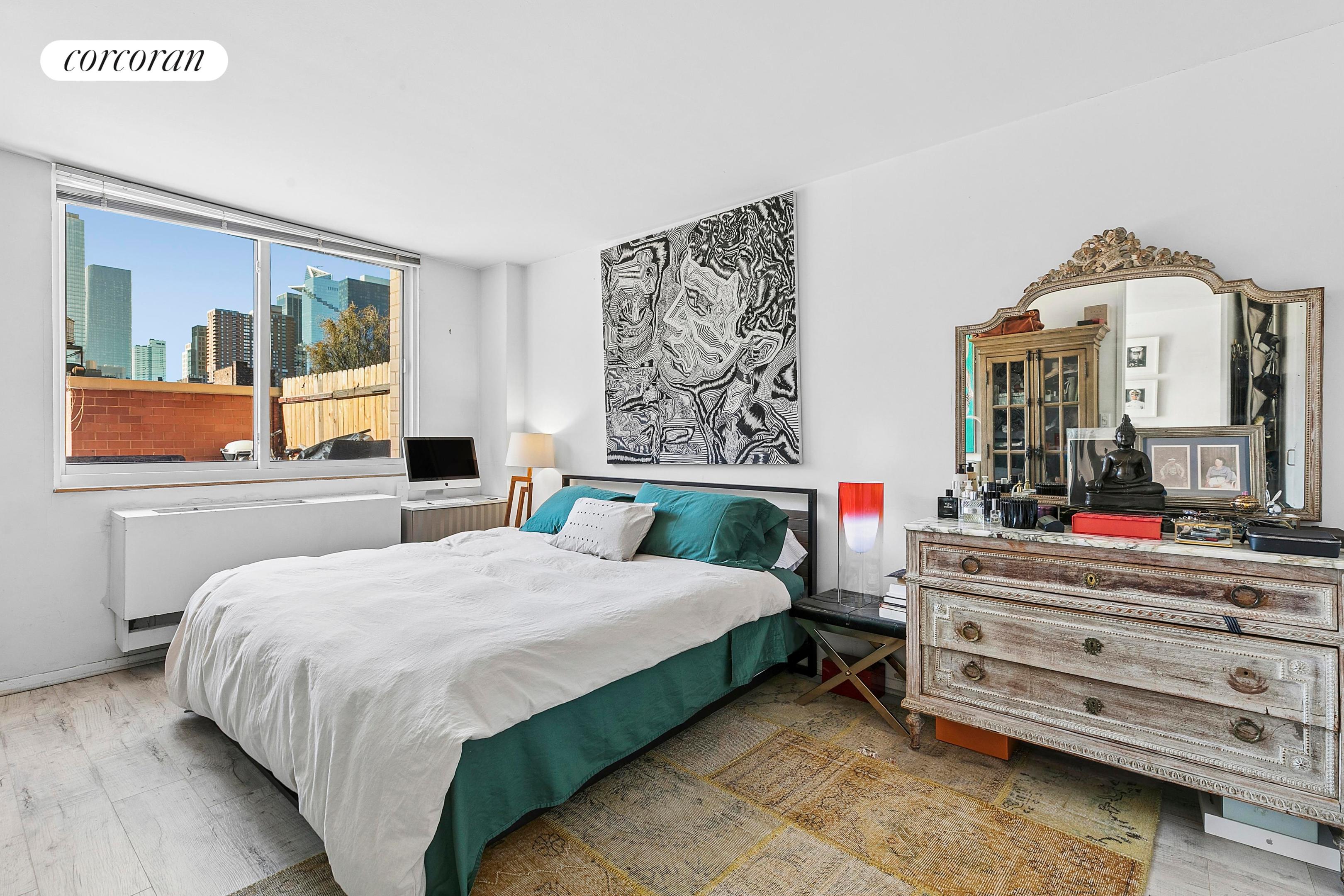 #4 photo, 350 W 50TH Street, Hell's Kitchen , NY 10019