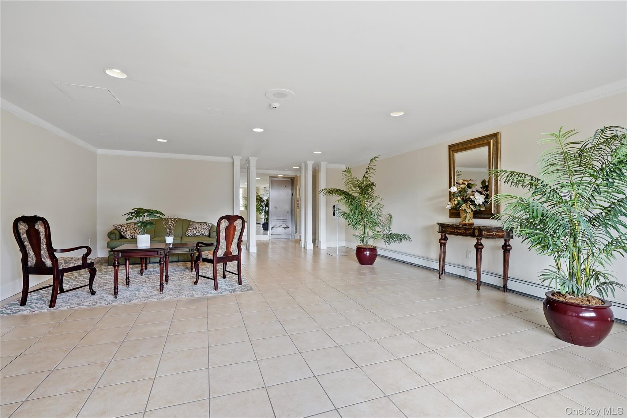 #4 photo, 2 Consulate Drive, Tuckahoe , NY 10707