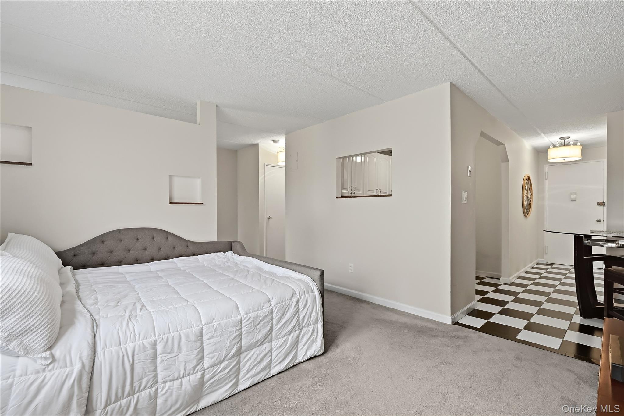 #8 photo, 2 Consulate Drive, Tuckahoe , NY 10707