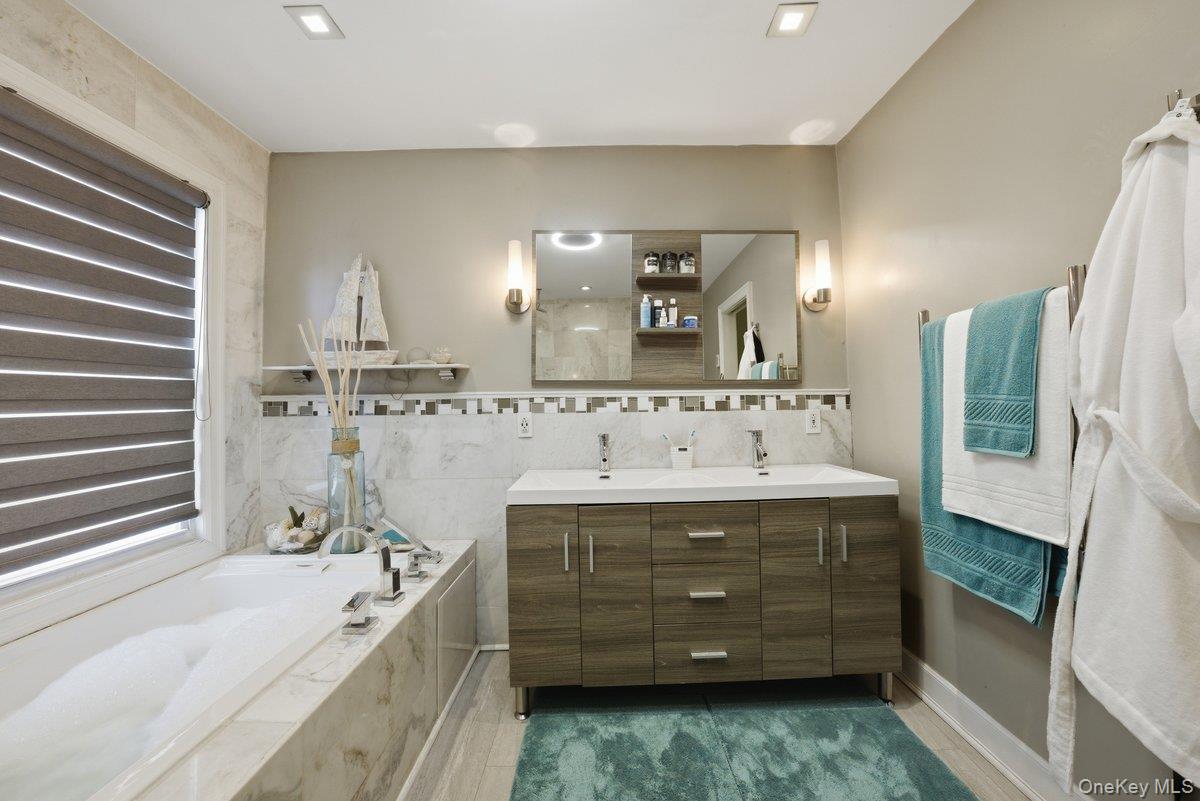 #10 photo, 4641 Carpenter Avenue, Bronx , NY 10470