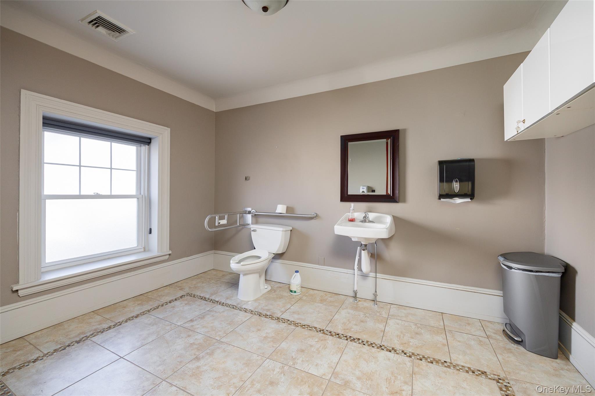 #11 photo, 214 Main Street, Poughkeepsie , NY 12601