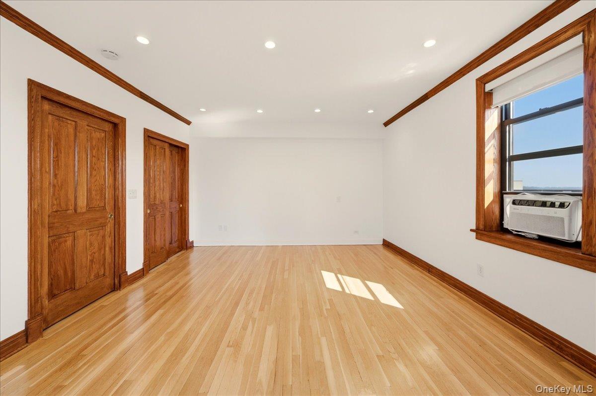 #14 photo, 300 Main Street, White Plains , NY 10601