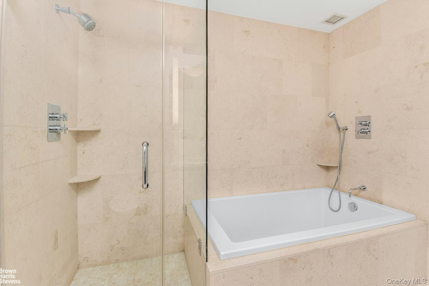 #4 photo, 640 W 237th Street, برونكس Bronx , NY 10463