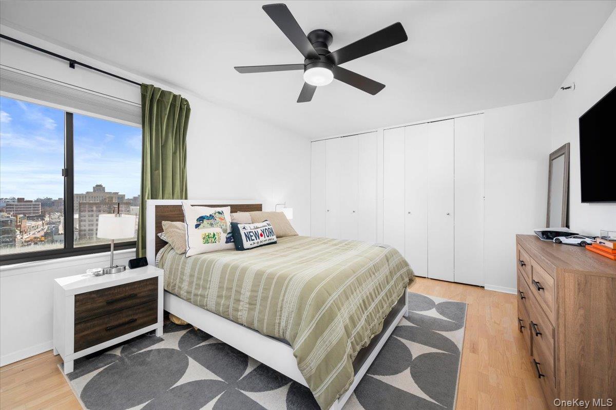 #17 photo, 10 Cottage Place, White Plains , NY 10601