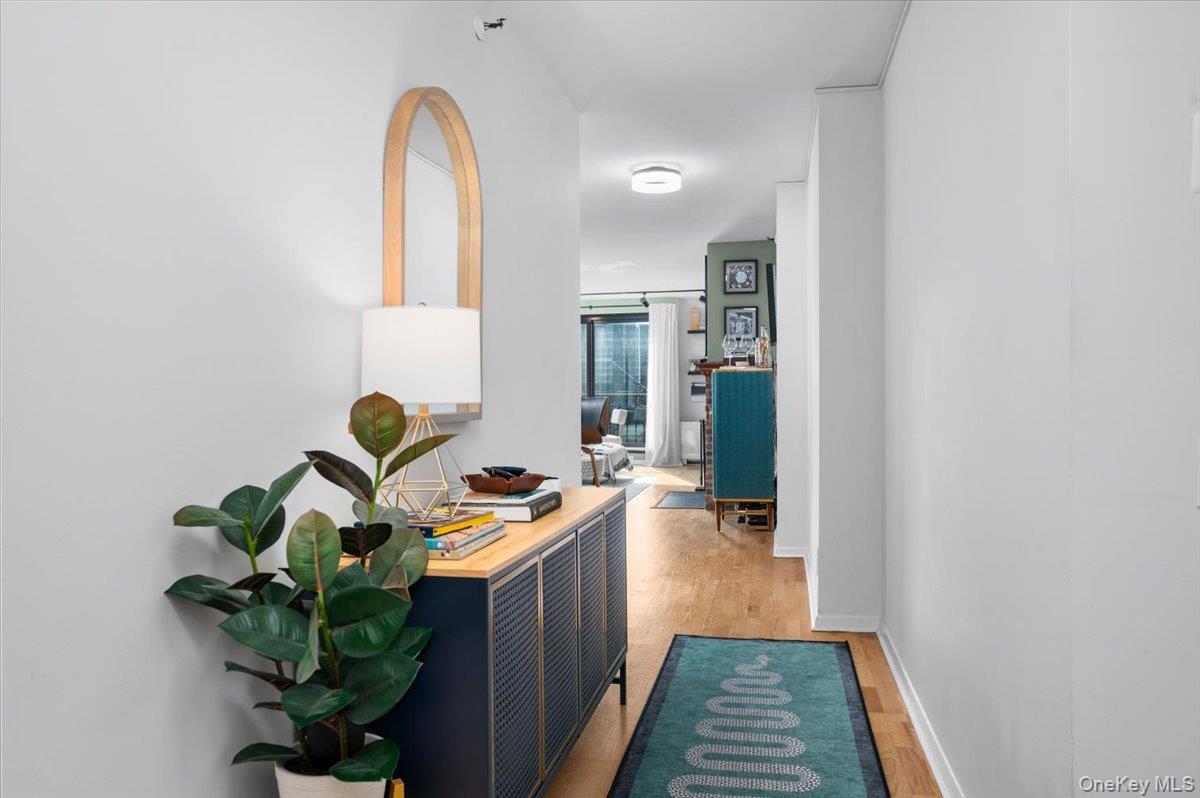 #4 photo, 10 Cottage Place, White Plains , NY 10601