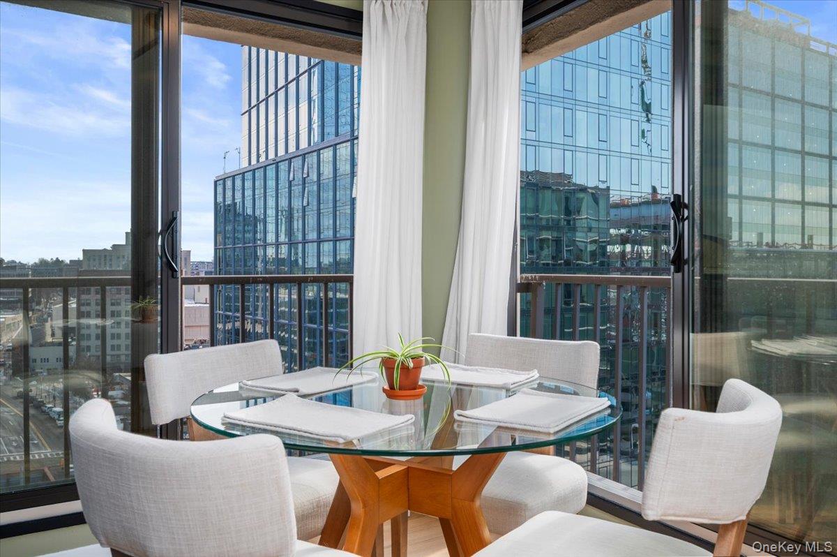 #6 photo, 10 Cottage Place, White Plains , NY 10601