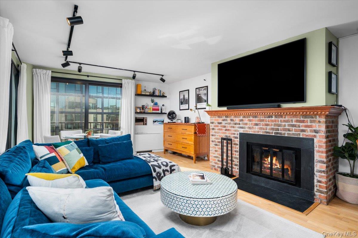 #7 photo, 10 Cottage Place, White Plains , NY 10601