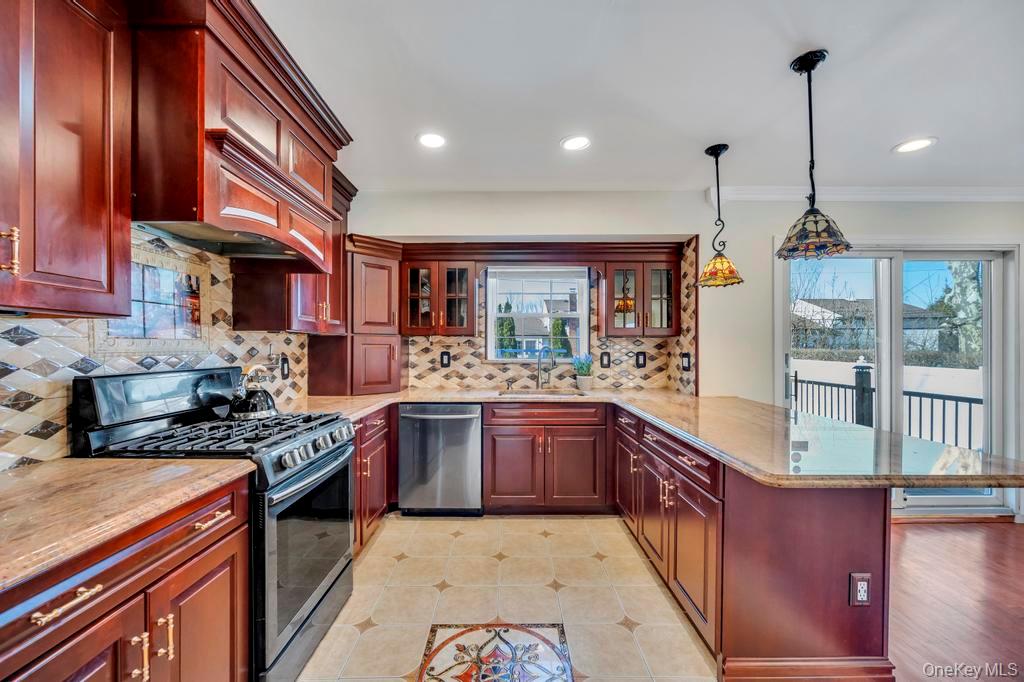 #12 photo, 16 Phipps Lane, Нассау ‖ Plainview , NY 11803