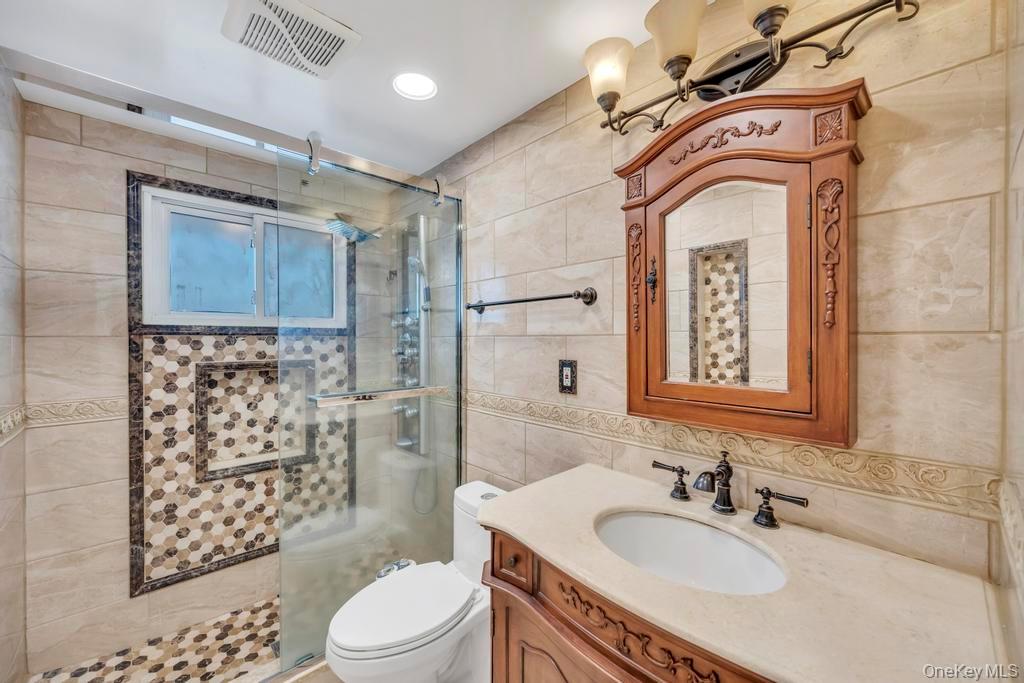 #17 photo, 16 Phipps Lane, Нассау ‖ Plainview , NY 11803