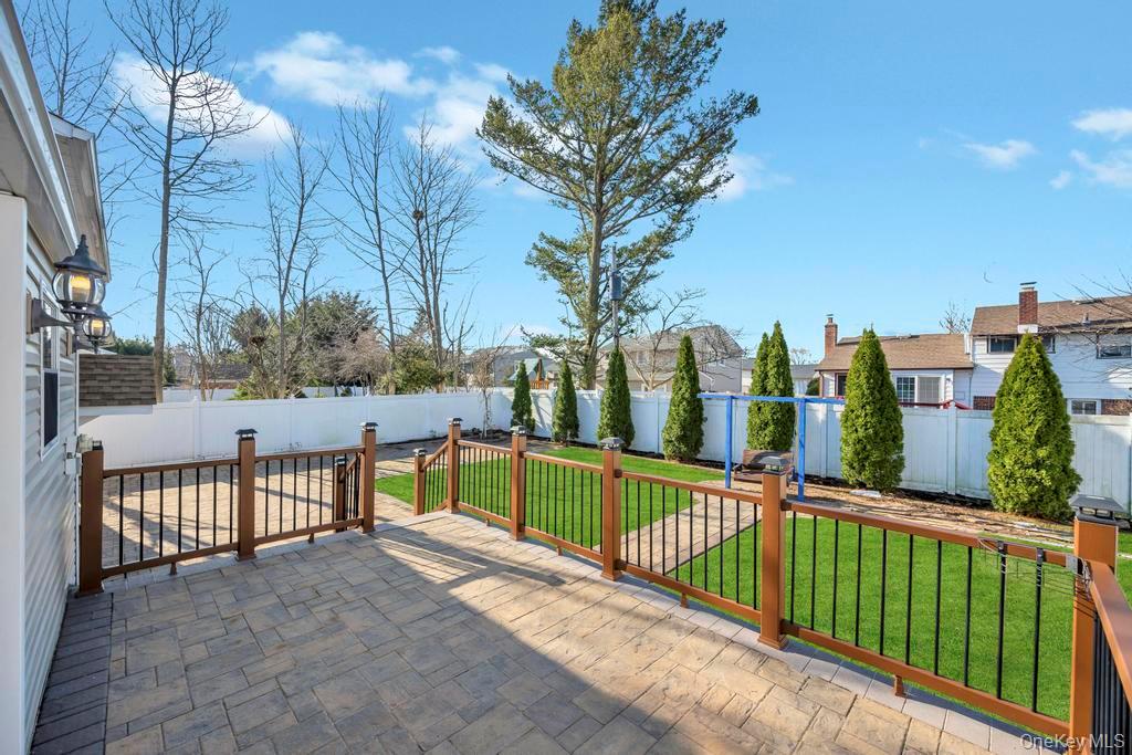 #4 photo, 16 Phipps Lane, Нассау ‖ Plainview , NY 11803