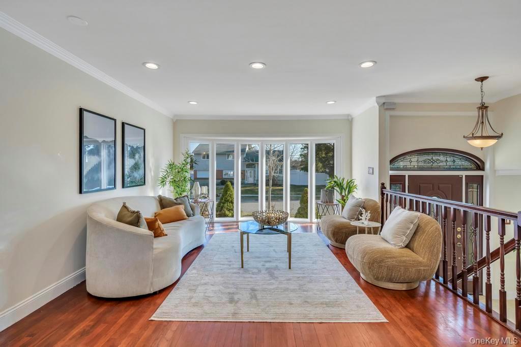 #8 photo, 16 Phipps Lane, Нассау ‖ Plainview , NY 11803