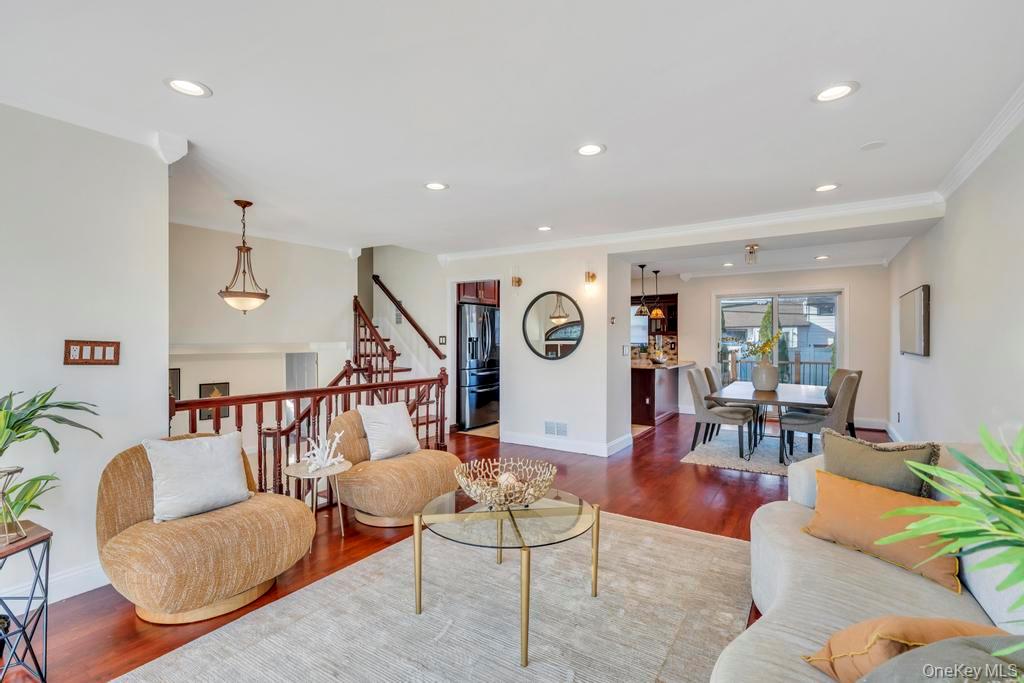 #9 photo, 16 Phipps Lane, Нассау ‖ Plainview , NY 11803