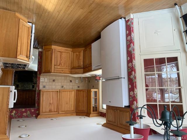 #8 photo, 36 Burr Avenue, Northport , NY 11768