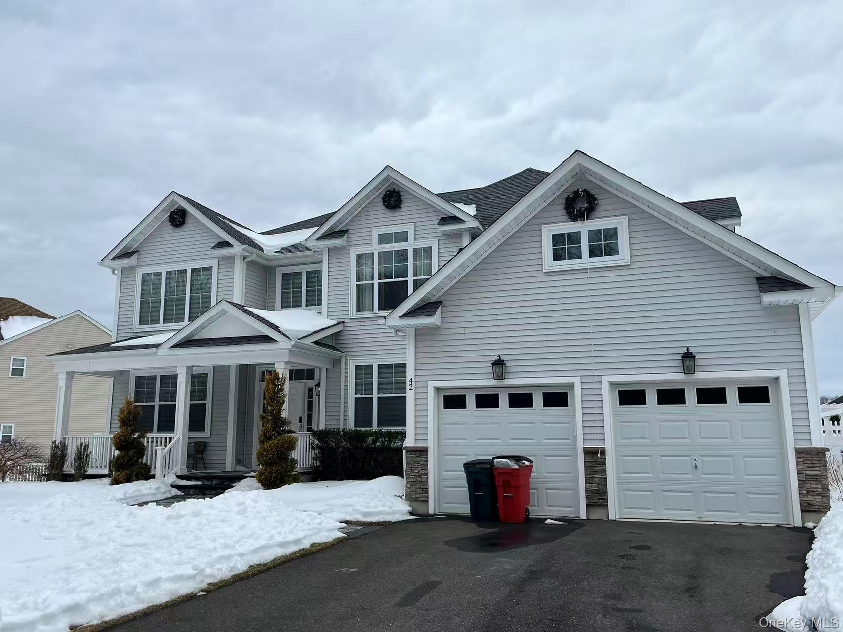 #1 photo, 42 Wildflower Drive, سوفولك Ridge , NY 11961