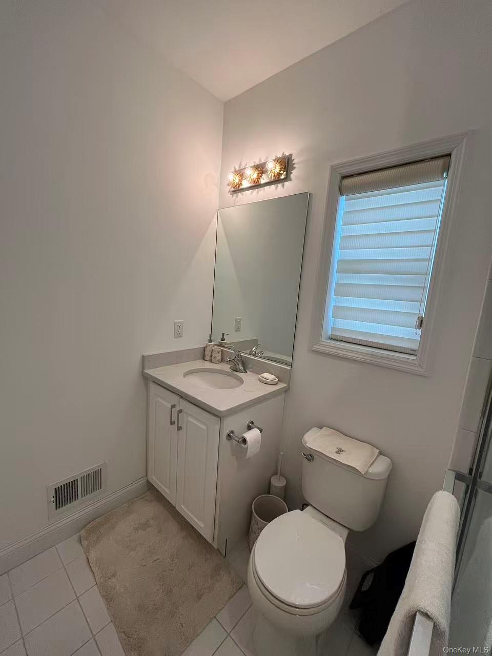 #13 photo, 42 Wildflower Drive, سوفولك Ridge , NY 11961