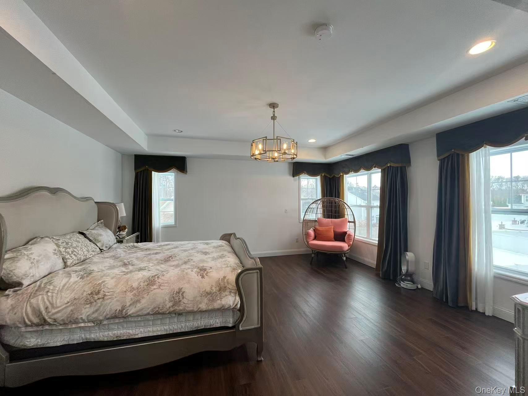 #16 photo, 42 Wildflower Drive, سوفولك Ridge , NY 11961