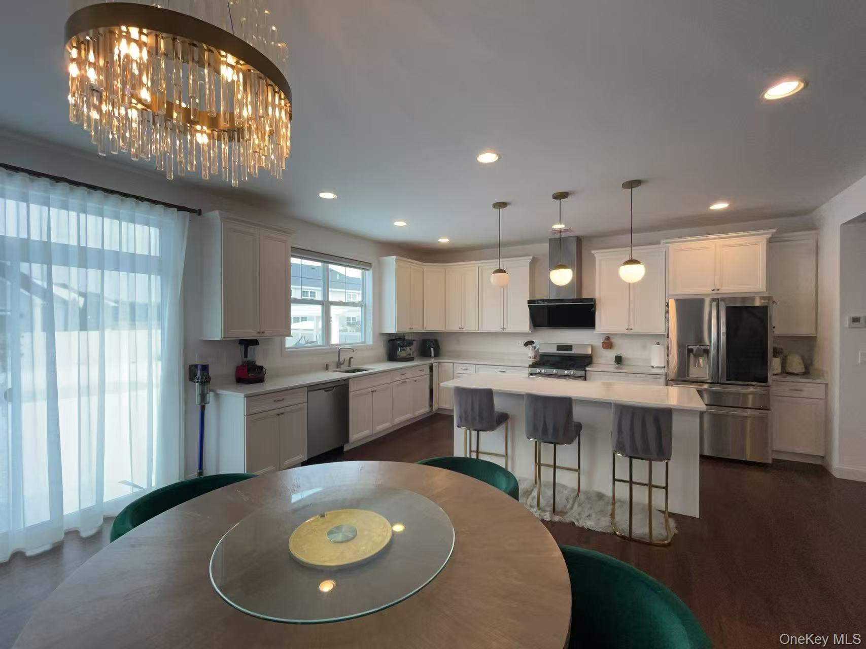 #5 photo, 42 Wildflower Drive, سوفولك Ridge , NY 11961