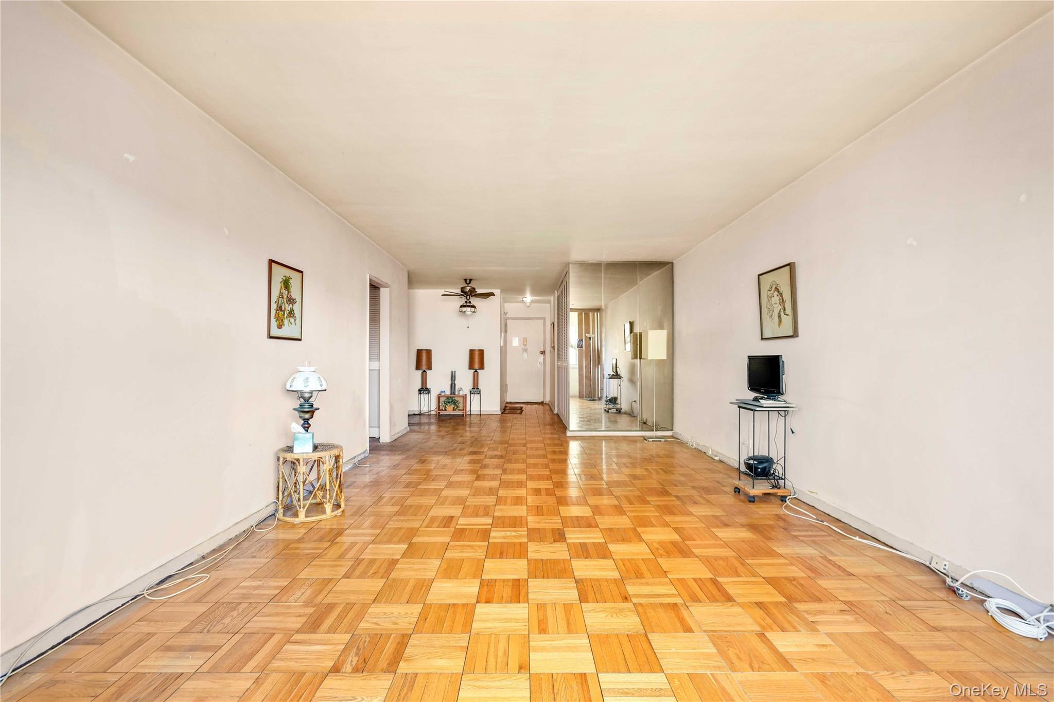 #8 photo, 66-36 Yellowstone Boulevard, Forest Hills , NY 11375