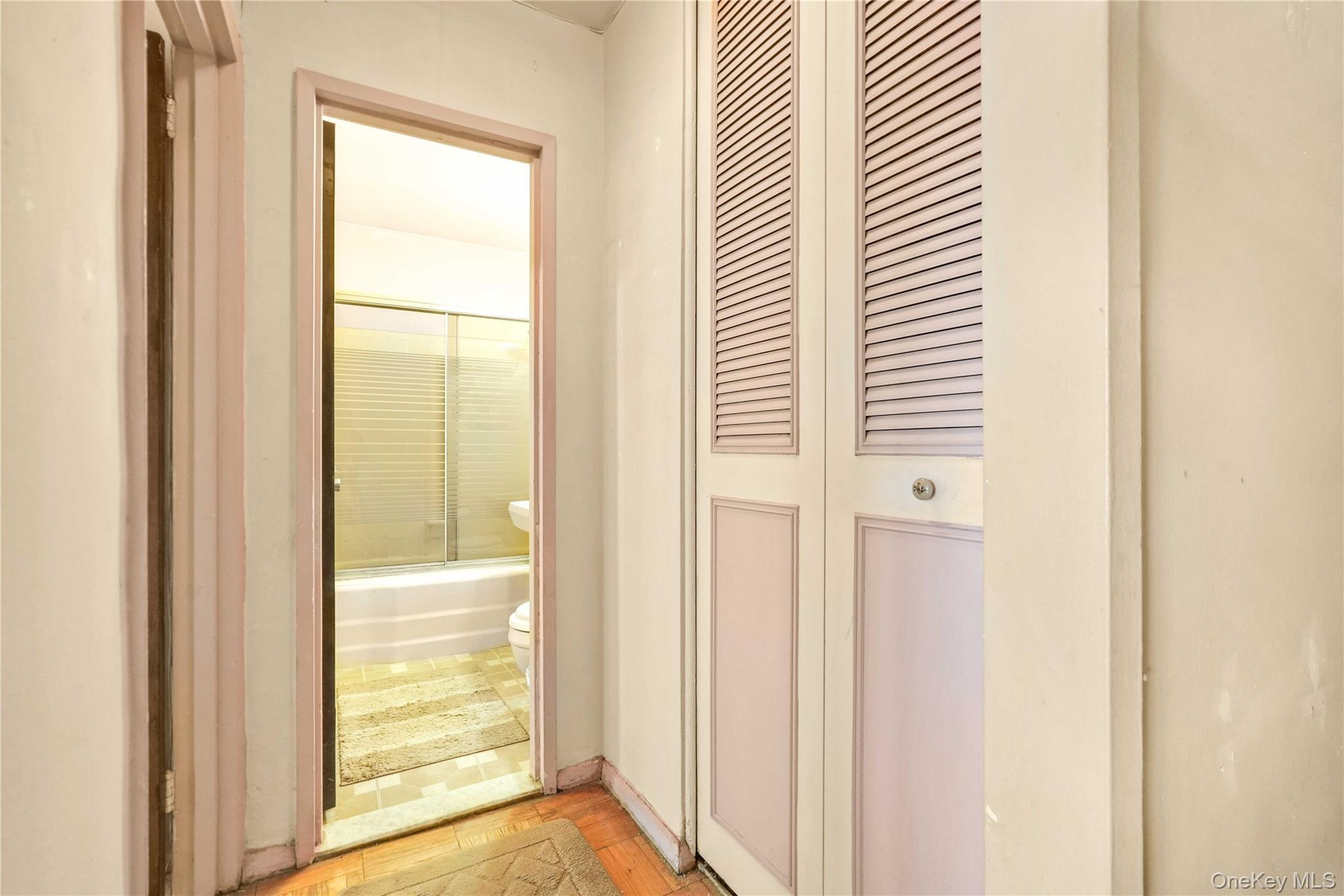 #9 photo, 66-36 Yellowstone Boulevard, Forest Hills , NY 11375