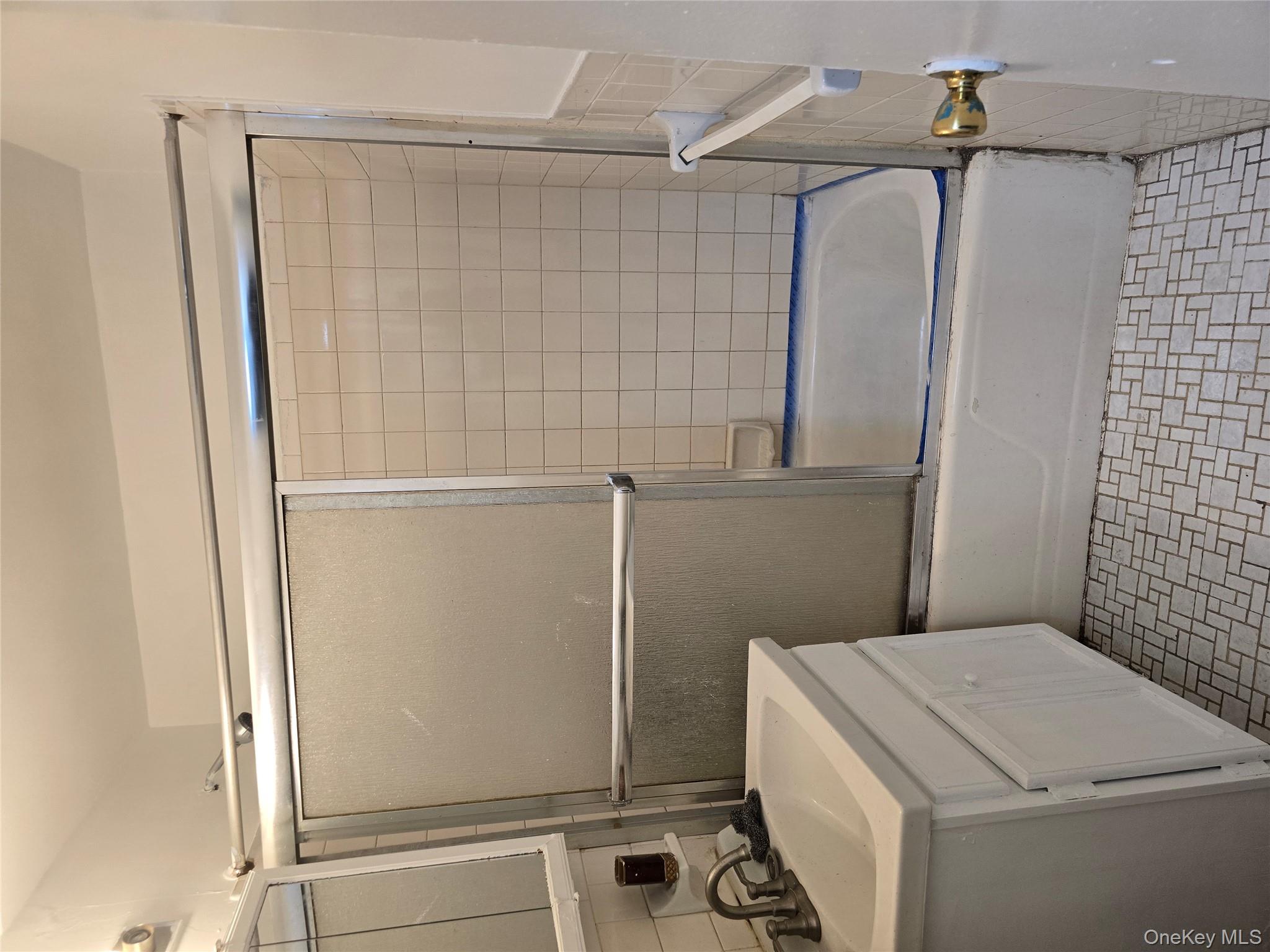 #6 photo, 92-29 Lemont  Ave, Elmhurst , NY 11373