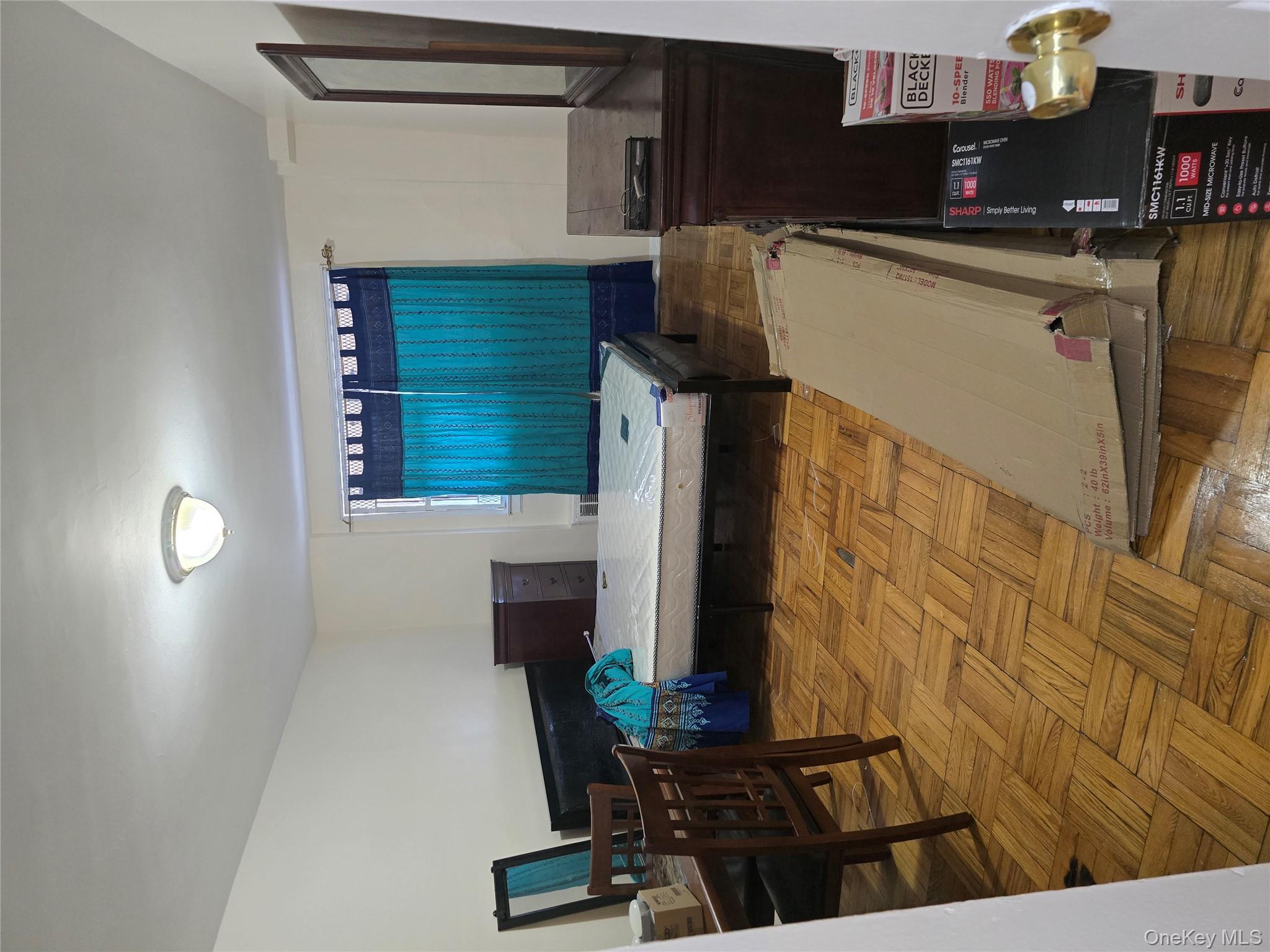 #7 photo, 92-29 Lemont  Ave, Elmhurst , NY 11373